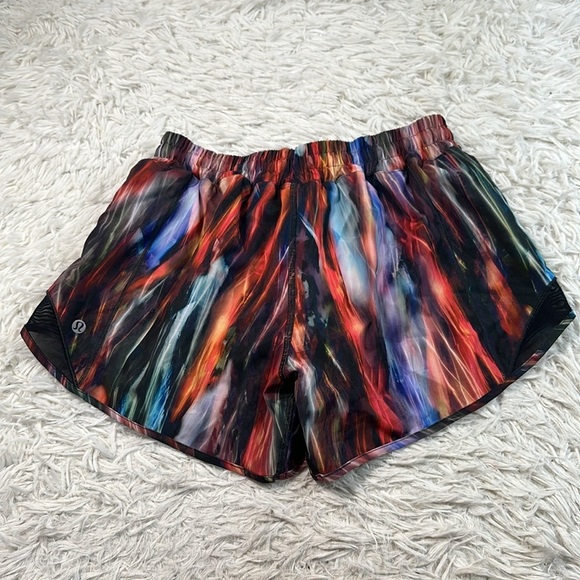 Lululemon Hotty Hot Short II *Long 4" Chroma Fusion Multi / Black - Picture 4 of 6
